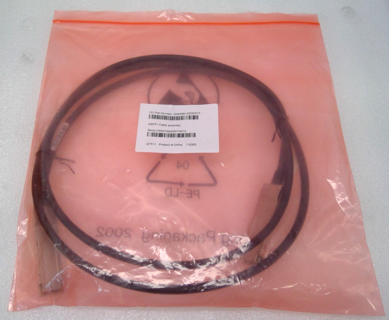 Amphenol FCI 2M 30 AWG DAC QSFP+ passive copper cable assembly 10093084-2020HFLF
