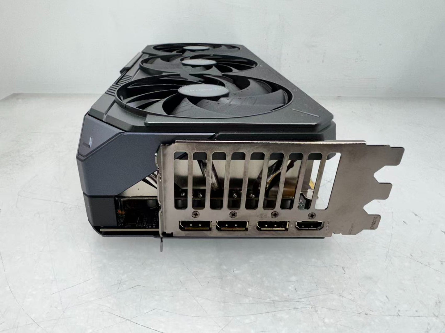 GIGABYTE RTX 5090 GAMING OC 32G GDDR7 Graphics GV-N5090GAMING OC-32GD