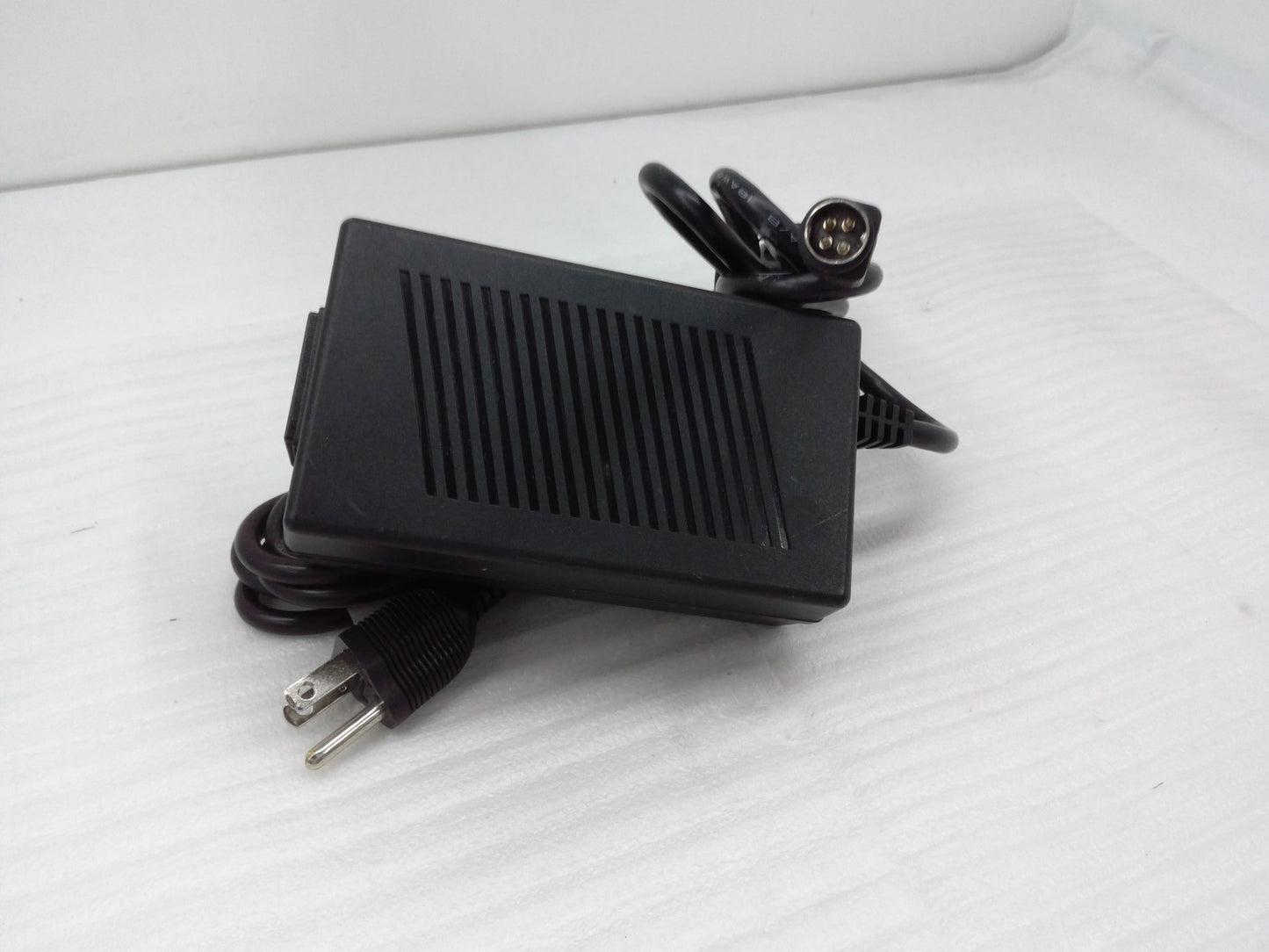 PROTEK POWER PMP90-12 80W  12V  6.67A AC Adapter Power Supply Charger 4-Pin