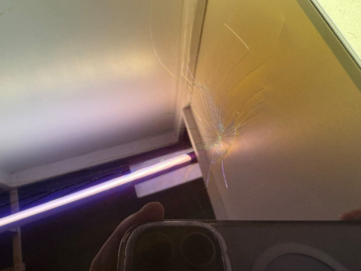 *For Parts* ASUS ROG Strix OLED XG27AQDMGR Screen cracked