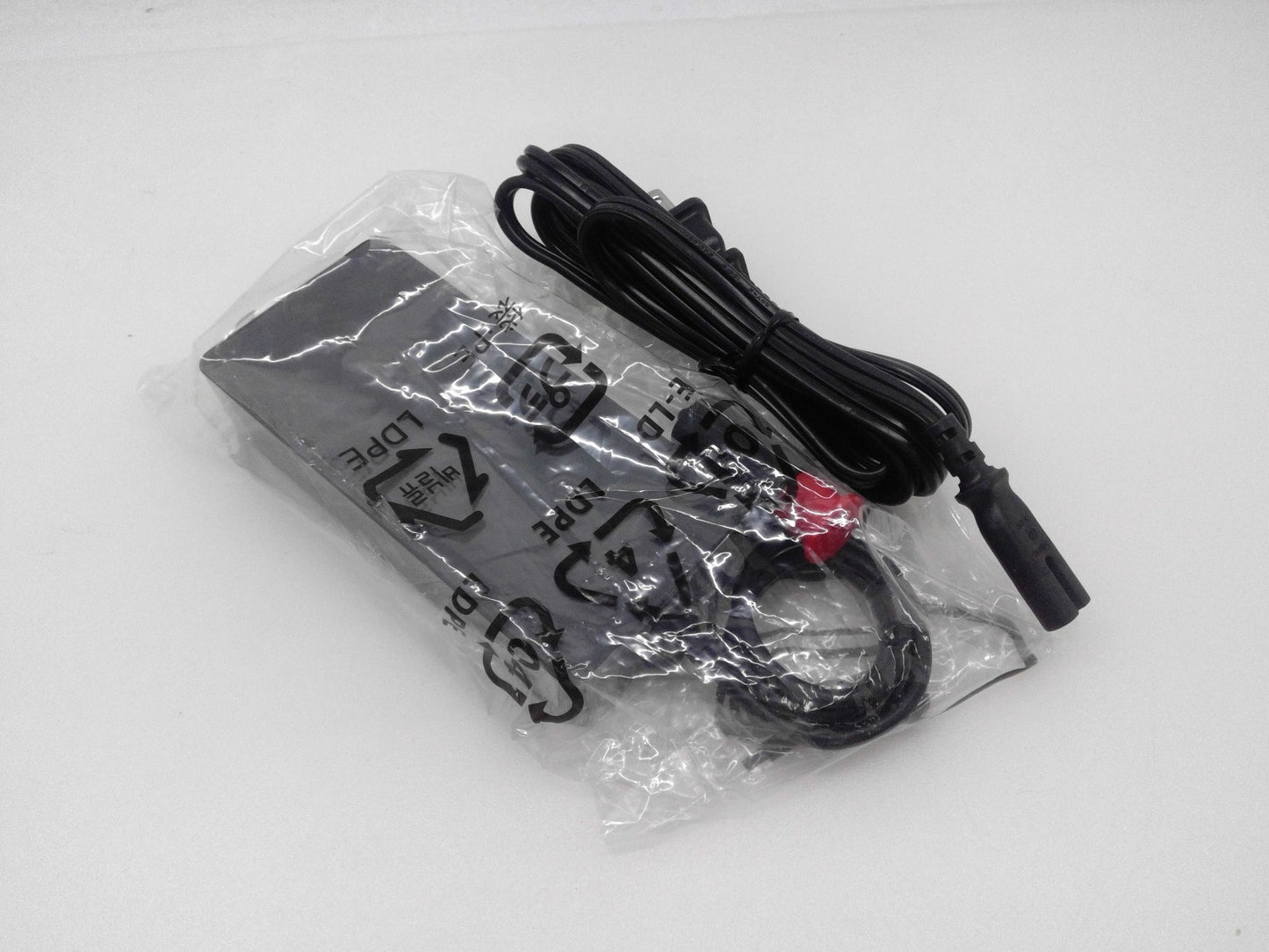 New Genuine 75W Microsoft Surface AC Adapter 15V  5A Model 1971 M1142048-004