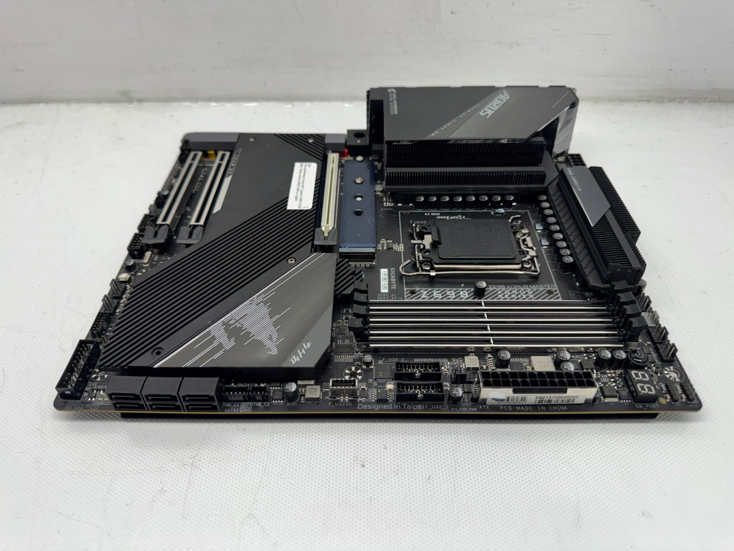 GIGABYTE Z690 AORUS MASTER Intel LGA 1700 ATX motherboard*READ*