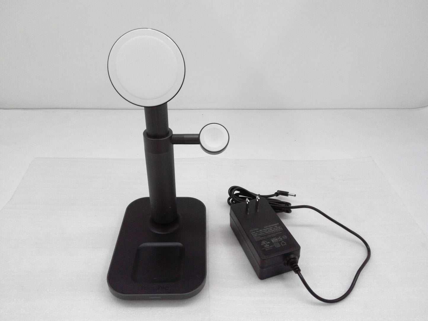 Mophie Wireless Charger Stand for iPhone  Apple Watch  Air Pods  Fast Charger