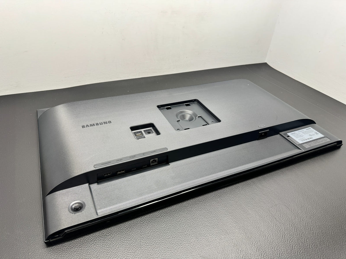 Samsung F32TU874VN 32 ViewFinity UHDMonitor,HDMI DisplayPort NoStand *READ