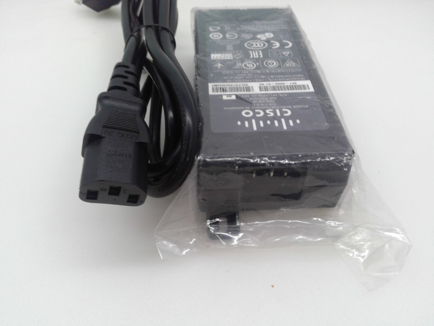 Cisco 341-0556-01 REV.: A0 Power Injector Model: FA015LS1-00 Input: 100-240V 48V