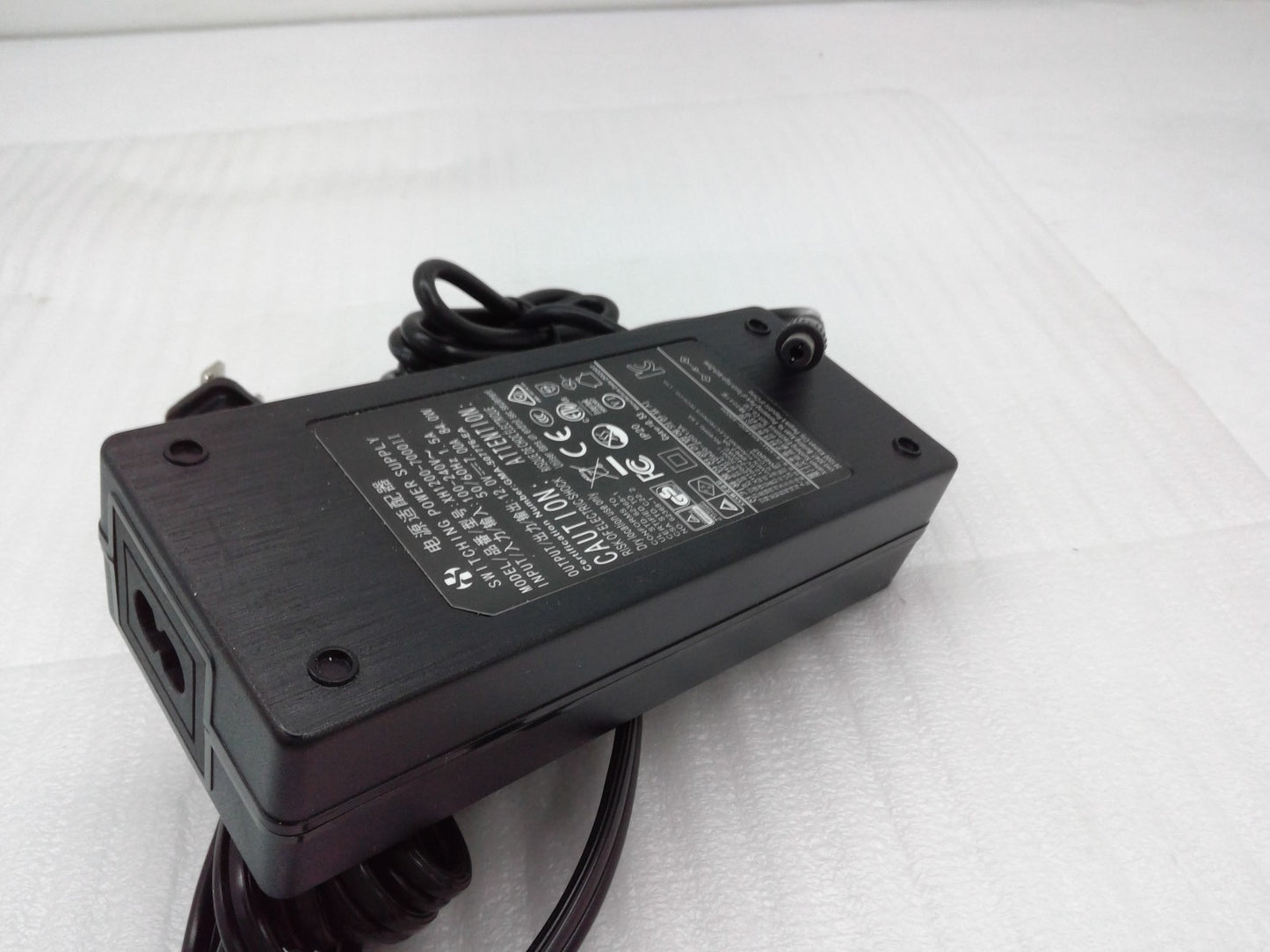 SWITCHING POWER SUPPLY XH1200-7000II  12V 7.0A 84W AC ADAPTER POWER