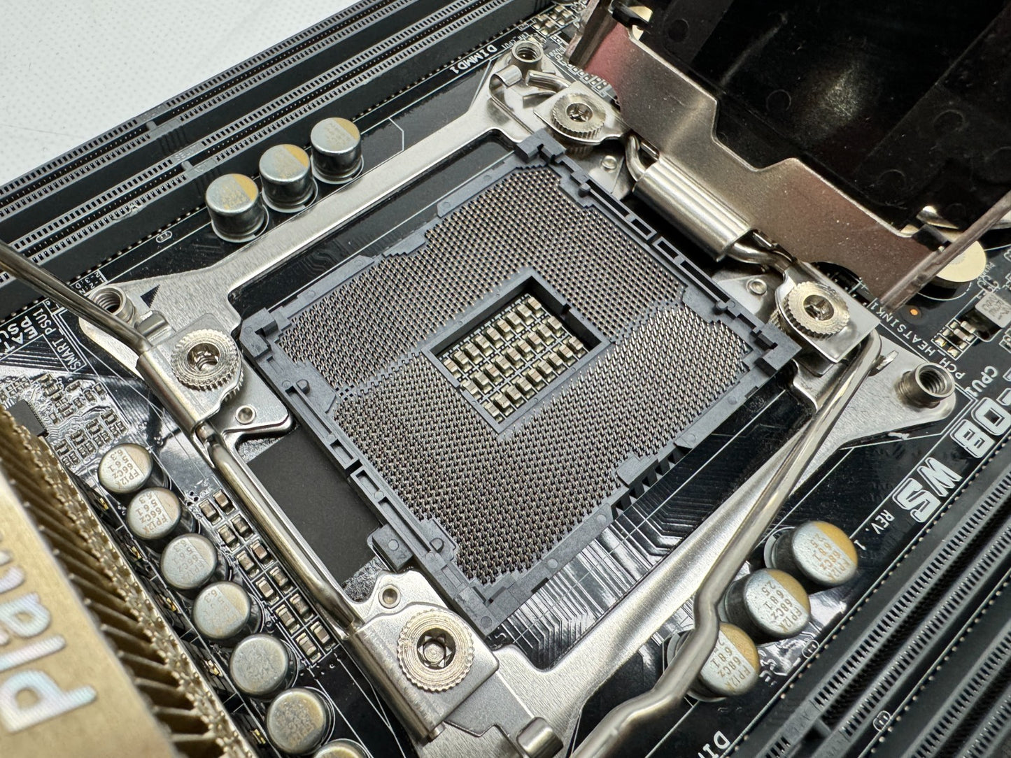 Asus Z10PE-D8 WS High Expandable EEB Power Motherboard