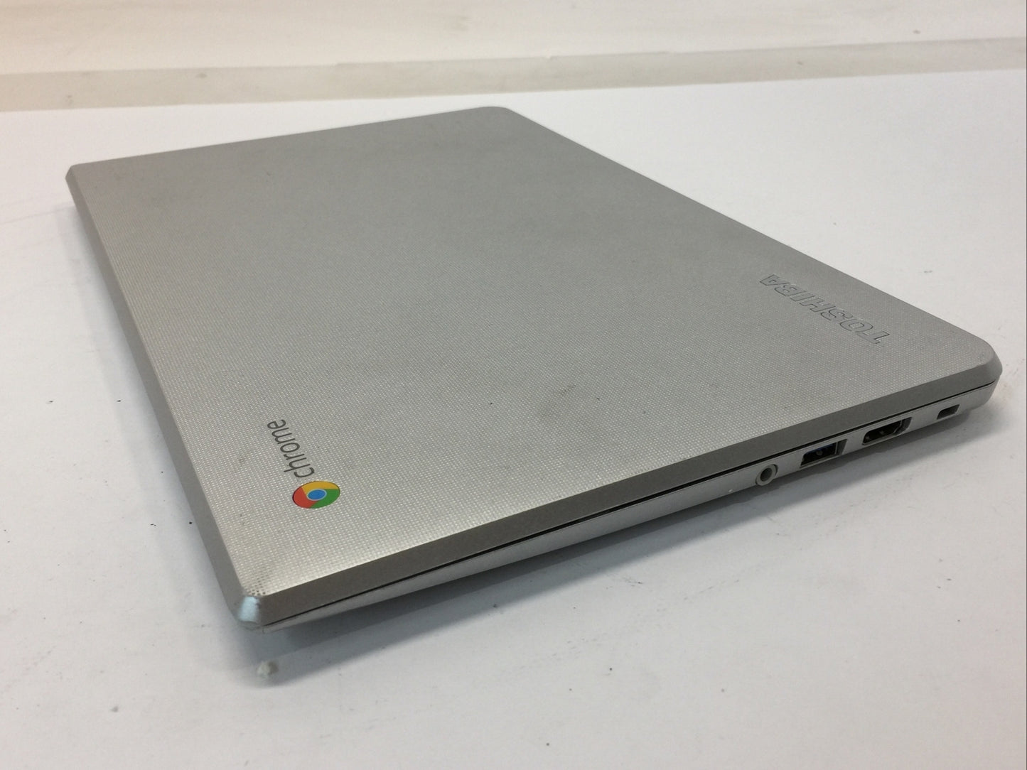 Toshiba Cb30-B3123 Chromebook 2 Intel Celeron 2.160 GHz 4GB Ram 16GB Chrome OS