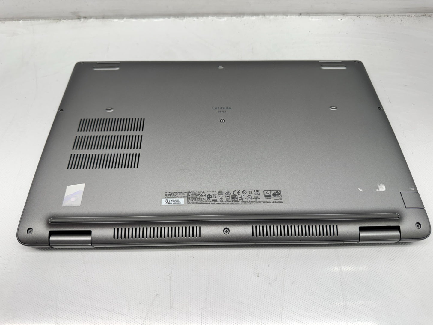 Dell Latitude 5540 LT Intel FHD i7-1355U@1.7GHz 16G 256G Windows 11 w/AC *READ*