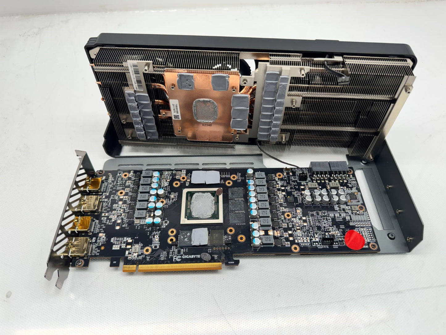 For Parts GIGABYTE AMD RX 7800 XT GAMING OC 16G- Graphics Card Not Working
