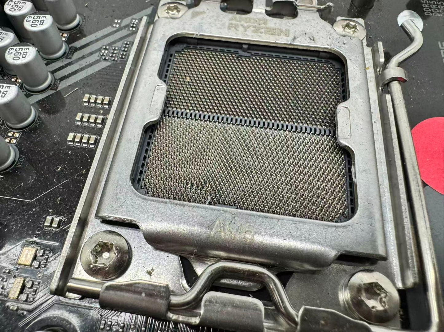 *For Parts* 1x GIGABYTE B650M C V3 / 2x GIGABYTE B365 HD3 MIX *NOT WORKING*