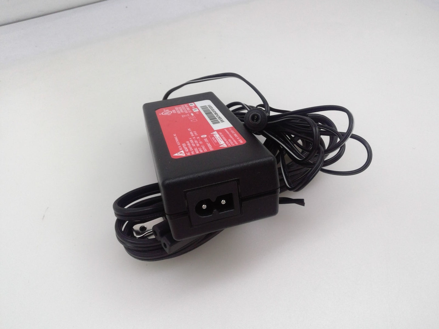 Delta Electronics ADP-36SR A 524475-086-00 12VDC 3A AC Adapter Power Supply