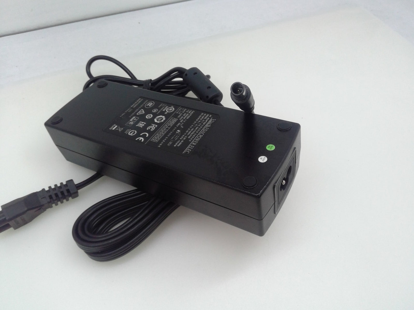 EDACPower Elec. Model EA11703Q-2100 Dc Output 21V 8.57A 180W Tip 7.5mmx5.0mm