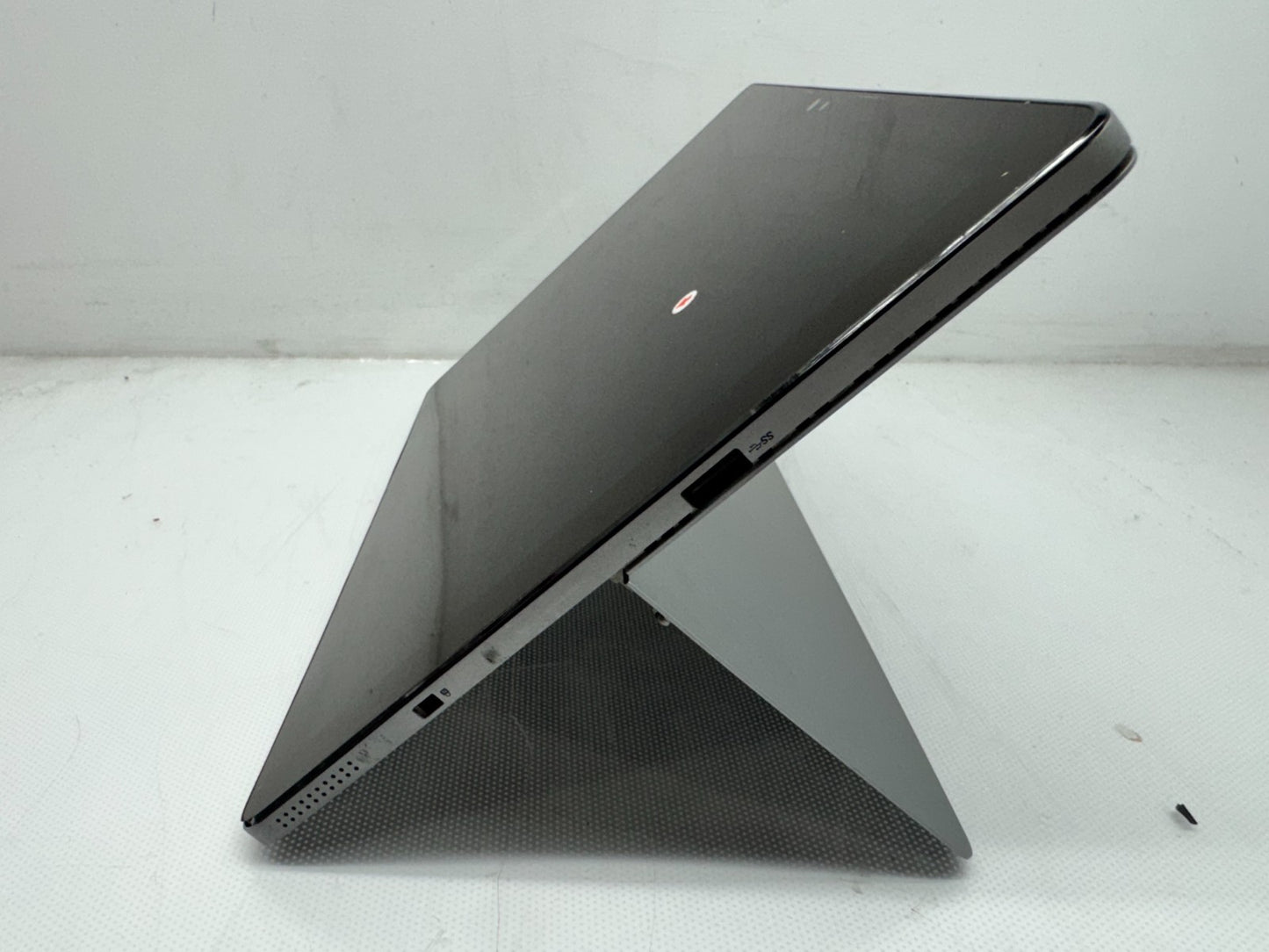 Latitude 7200 2-in-1 Intel i5-8365U@1.6GHz 8GB 256G W/AC No Keyboard *READ*