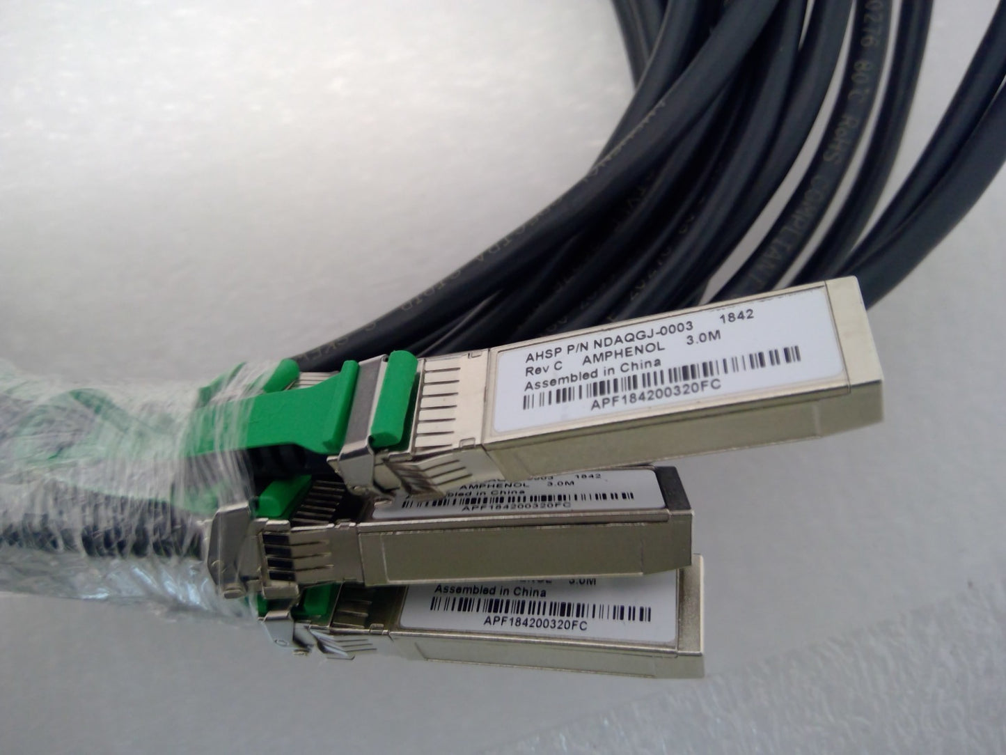 Amphenol NDAQGJ-0003 100GB QSFP28 to 4x25G SFP28 DAC Splitter 3m 26AWG