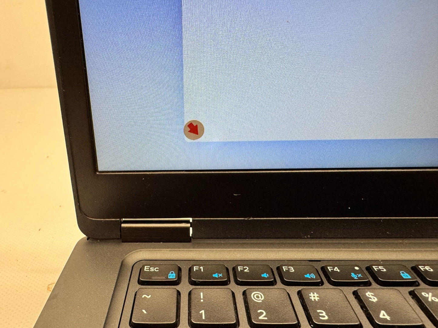 Dell Latitude 5490 14" 1366 x 768 i7-7600U@2.80GHz 16G RAM 256GB SSD Win11 *READ