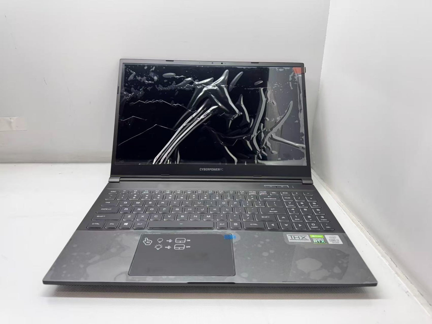 Cyberpower Tracer IV GM5MG0O Intel i7-10750H@2.6GHz 32G 1TB RTX 3060 **READ**