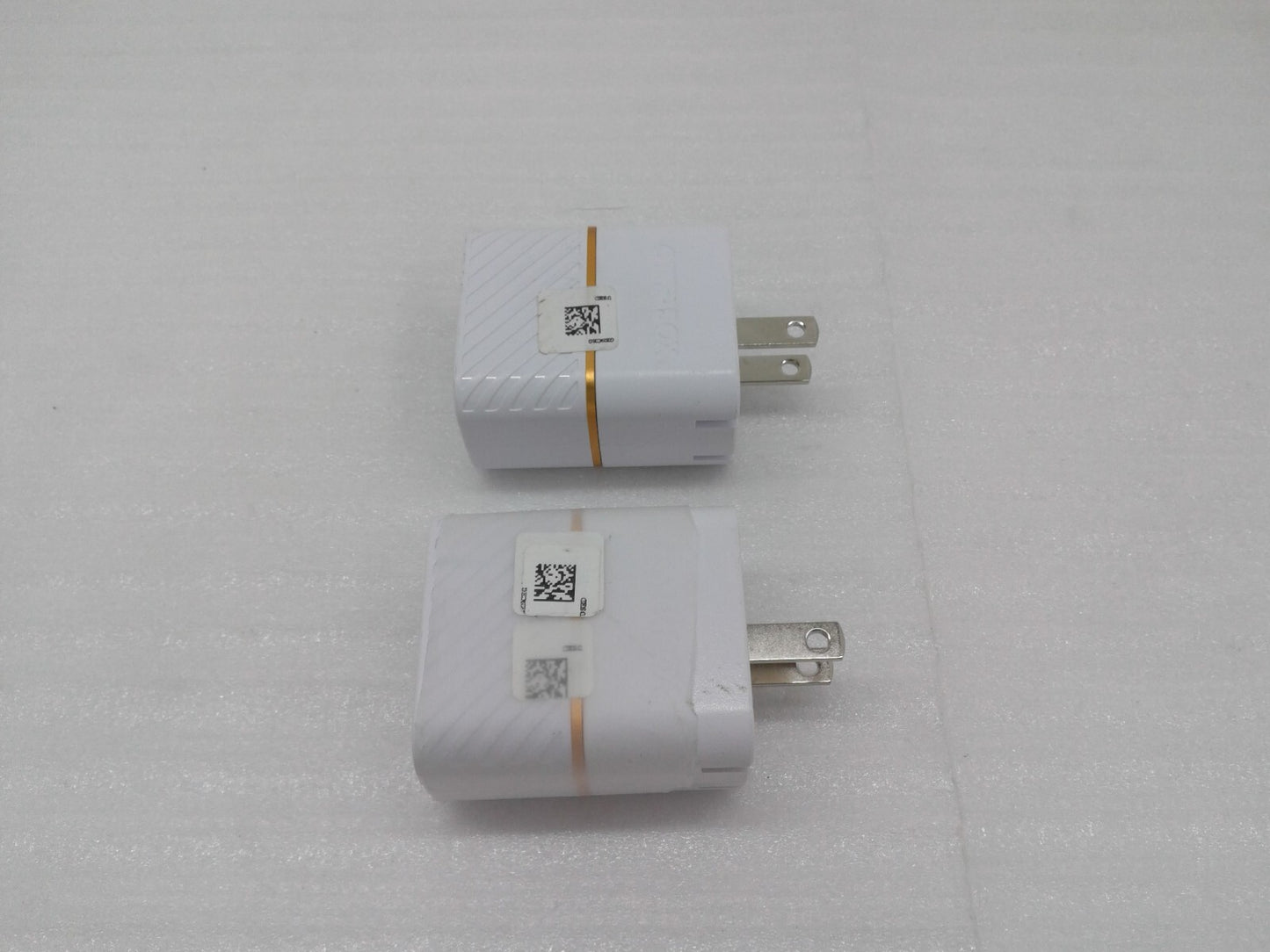 OtterBox Fast Charge USB-C Wall Charger 20W, Two-Pack - Cloud Dust White