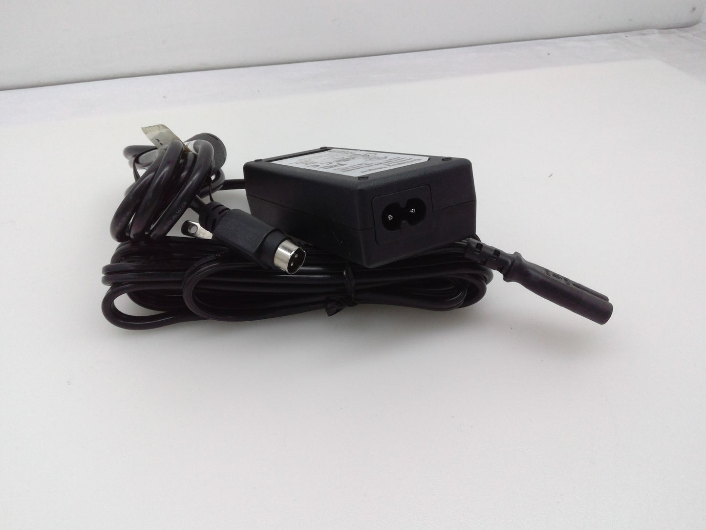 4 Pin PA-215 Switching Adapter Power Supply Output 5V/1.5A or 12V/1.8A