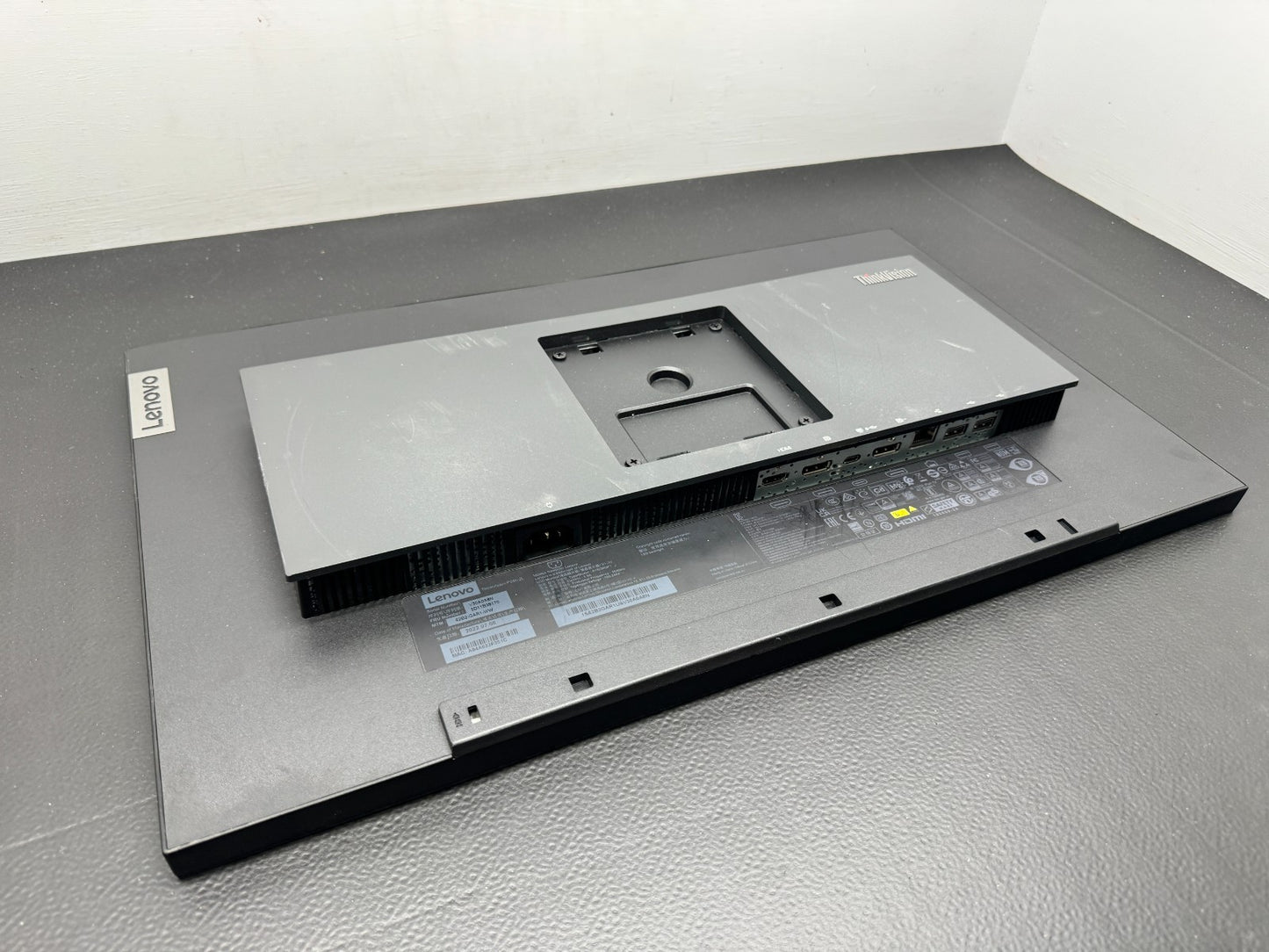 Lenovo P24h-2L  24" QHD Monitor, HDMI Displayport USB-C , No Stand-Tested