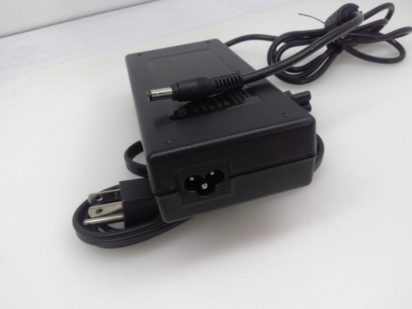 UpBright 135W AC Adapter 19.5V 6.7A Laptop Power Supply LH-LEN135W-195 5.5*2.5mm