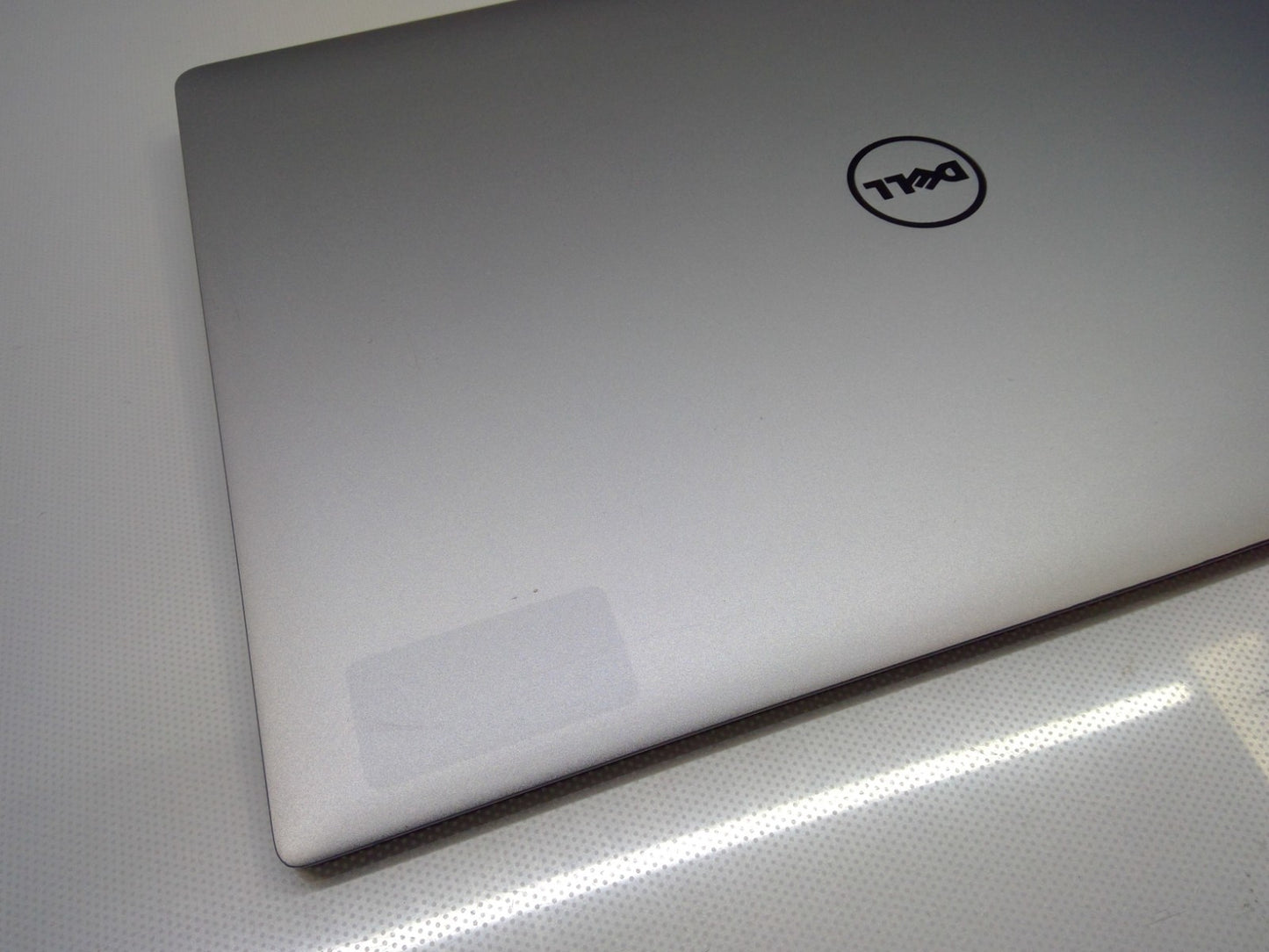 Dell Precision 5510 15.6" 3840 x 2160 Glossy LCD Screen Complete Assembly Silver