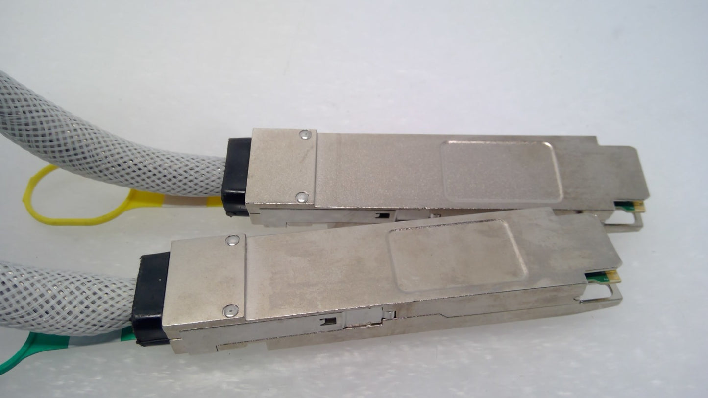 Amphenol NJPPER-G717-01 1179856-01 400G OSFP-112 Passive DAC Cable 0.65m 30AWG