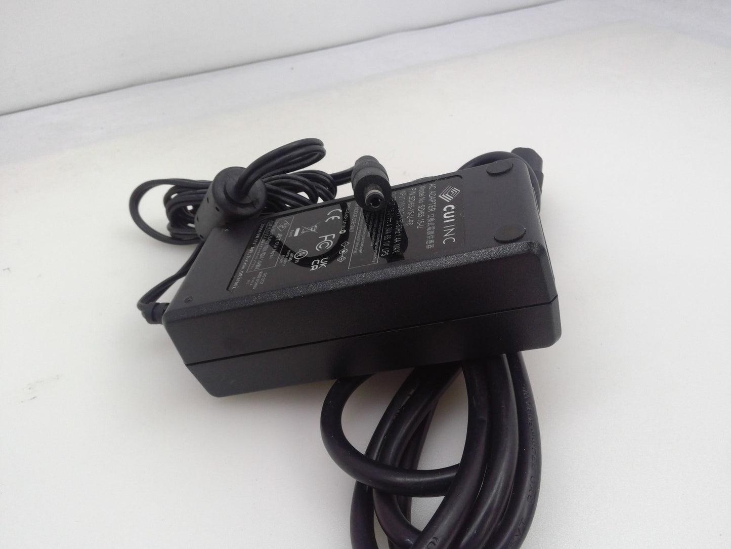 Genuine CUI INC AC/DC DESKTOP ADAPTER 15V 4.34A 65W SDI65-15-U Power Supply