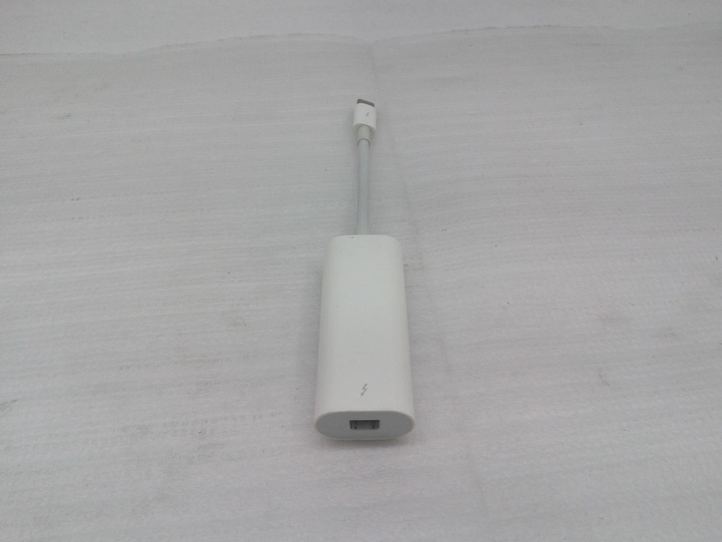 Apple Thunderbolt 3 USB-C to Thunderbolt 2 Adapter A1790 - MMEL2AM/A