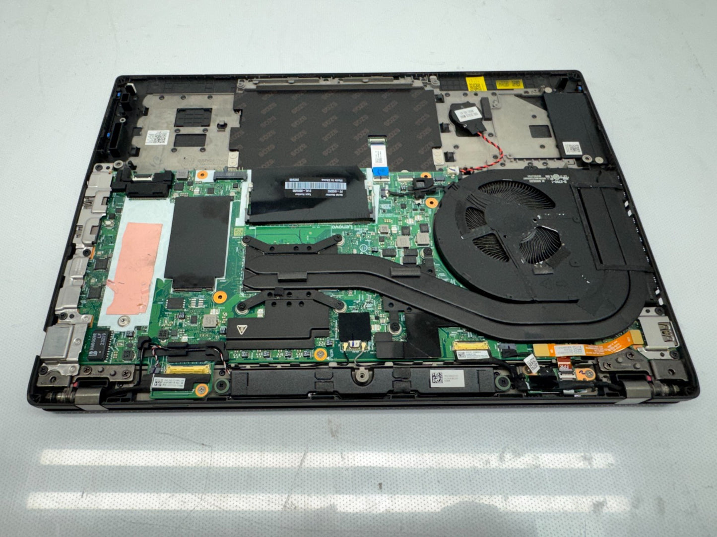 Lenovo ThinkPad P14s Gen 3 i7-1270P@2.2GHz 16G T550 No SSD Locked **Read**