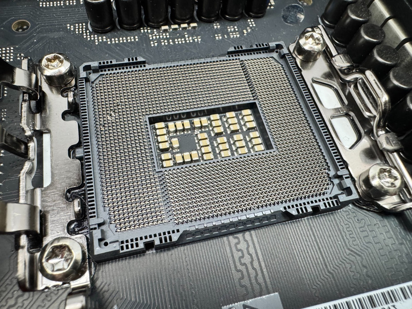 For Parts ROG Maximus Z890 EXTREME motherboard *Not working*