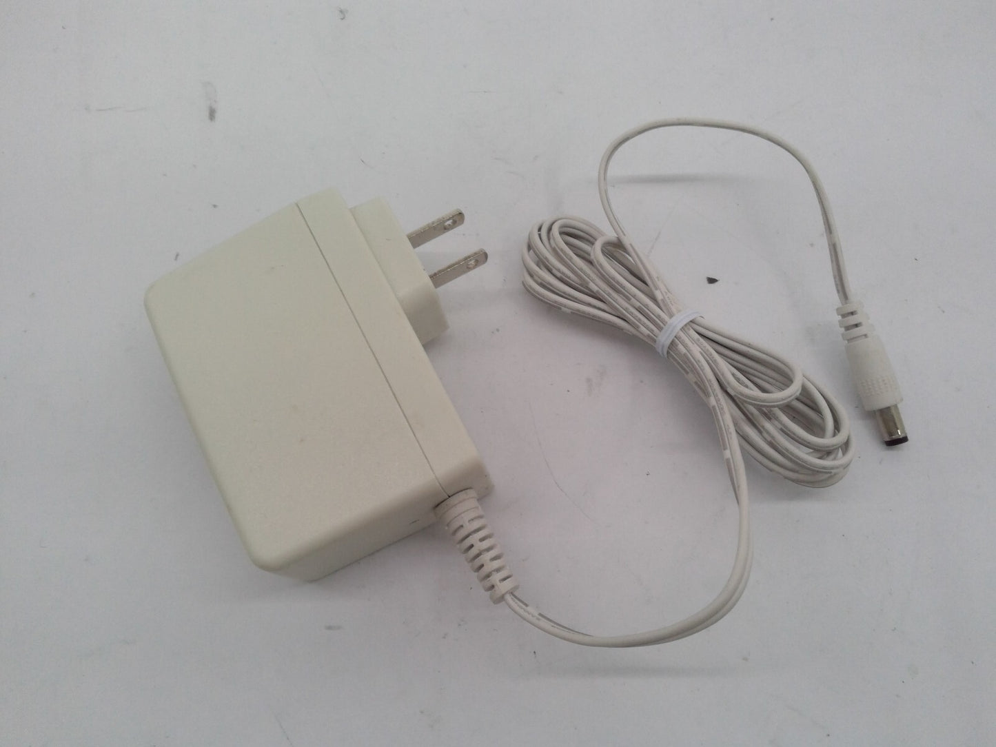 Netgear 12V 2.5A AC Adapter 2ABL030F Power Supply 332-10948-01 Charger White