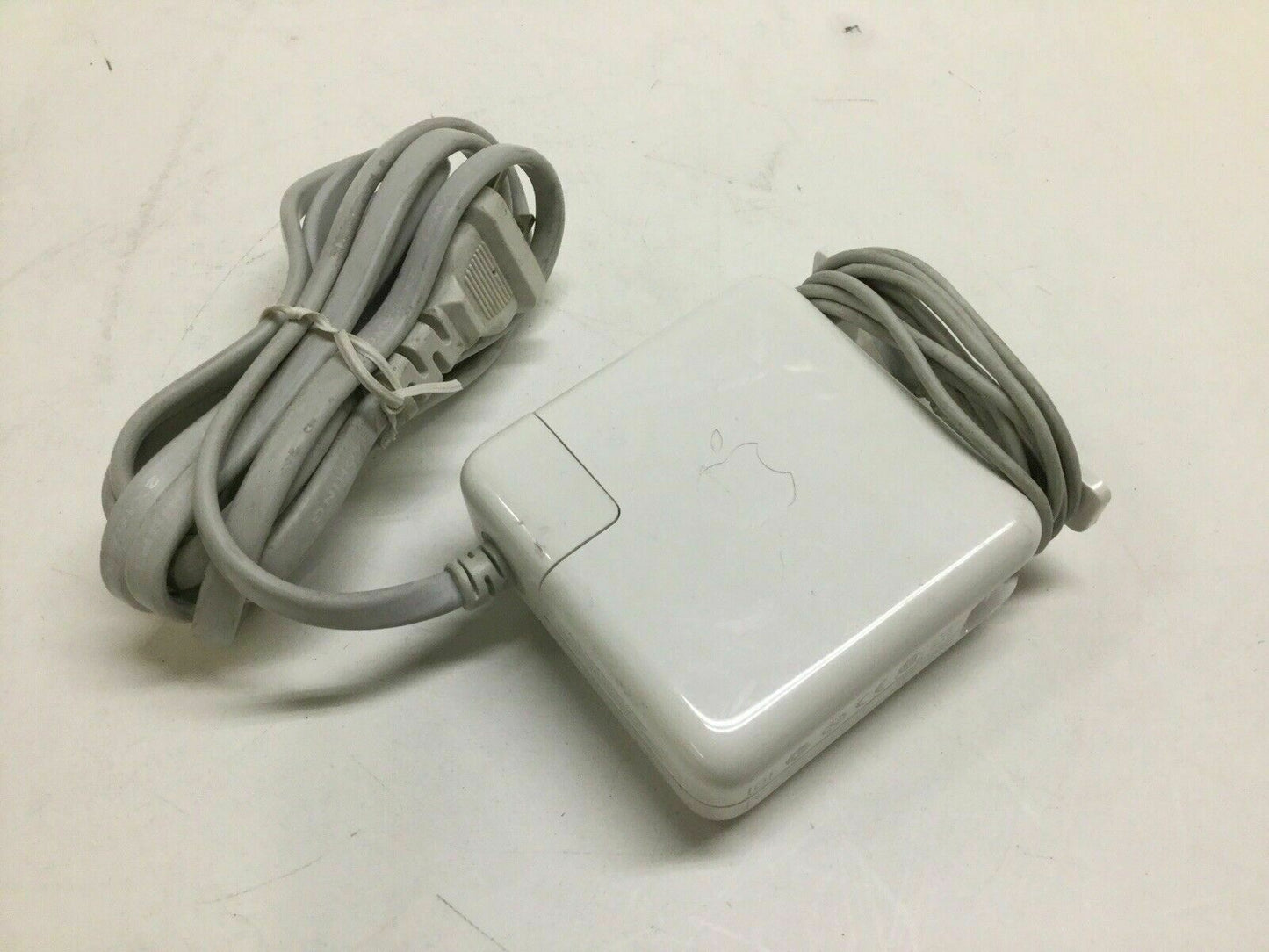 Genuine Apple 45W A1036 Portable  AC Adapter Charger G3 G4 iBook Powerbook