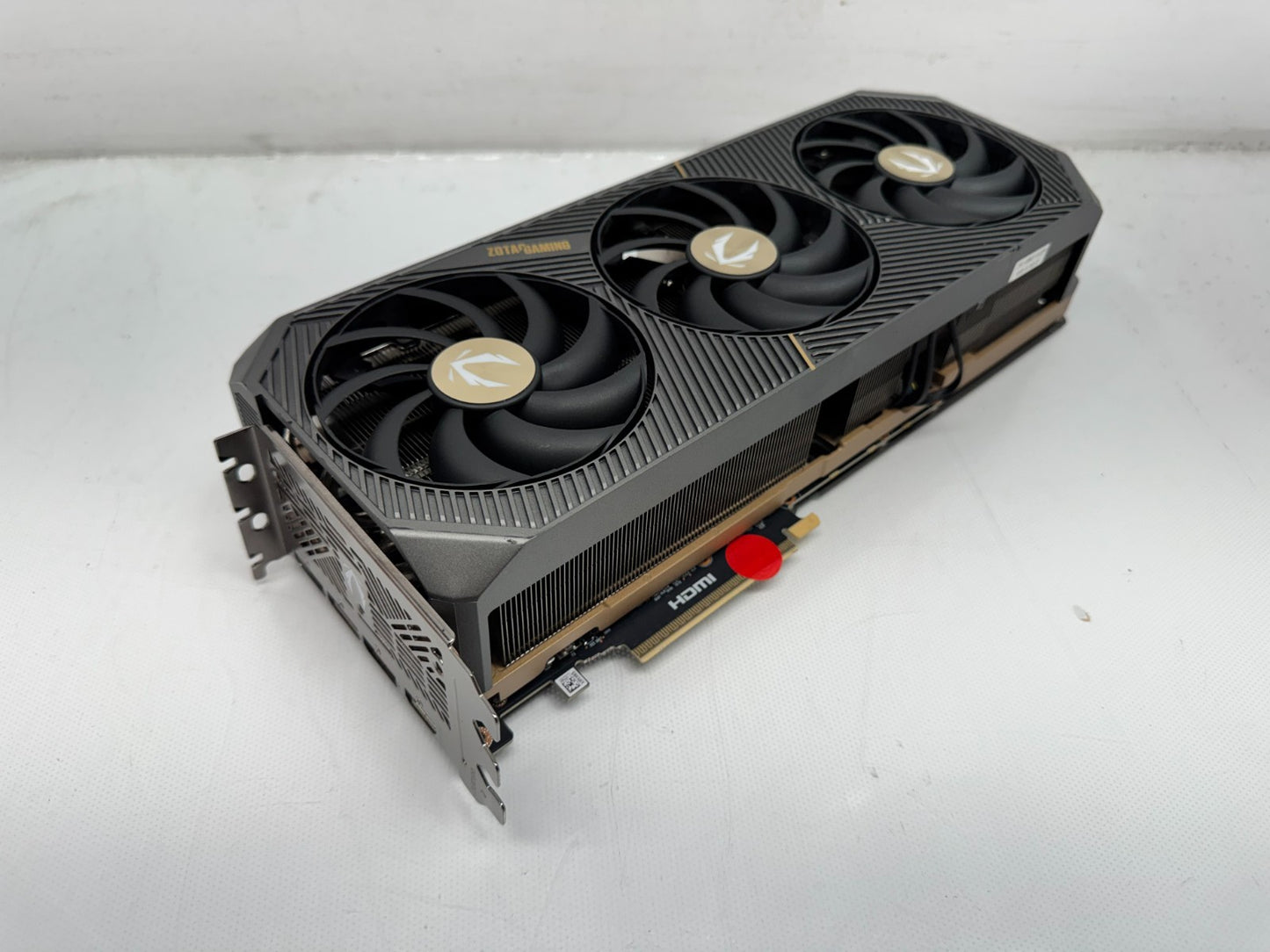 *Not Wokring* ZOTAC Gaming GeForce RTX 5090 SOLID 32GB GDDR7 GPU