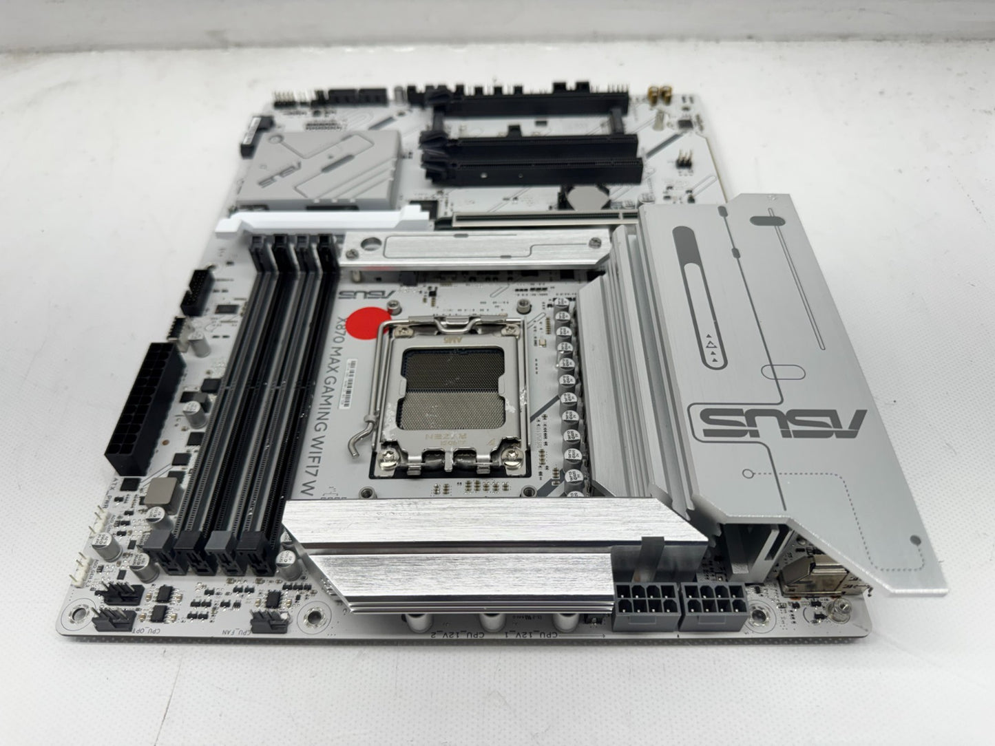 *For Parts* ASUS X870 GAMING WIFI7 W Socket AM5 DDR5 PCIE 5.0 x 16 Motherboard