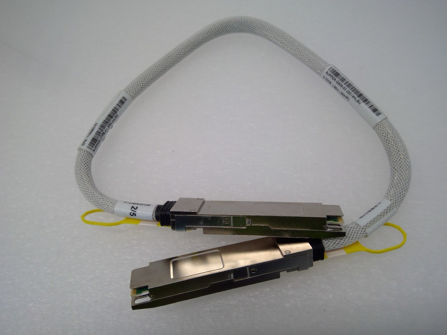 Amphenol 800G OSFP DAC Cable 29in 0.737M NJPPER-G509-03-1155860-03 White Braided