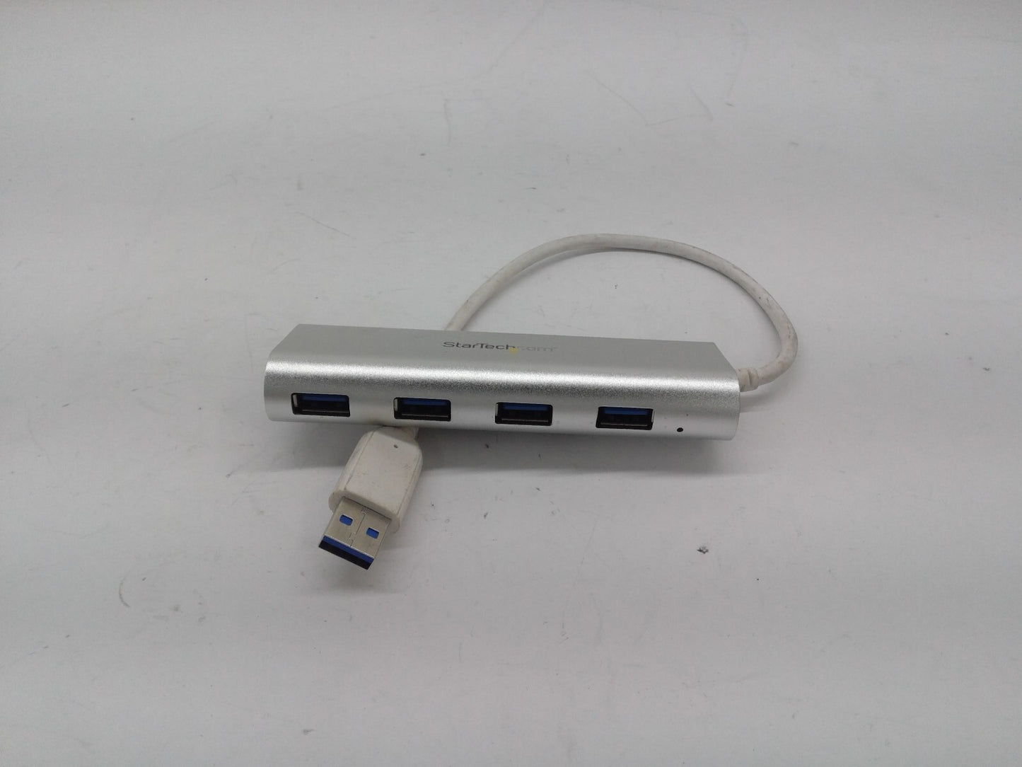 StarTech ST43004UA 4 Port Portable USB 3.0 Hub with Built-in Cable - Aluminum