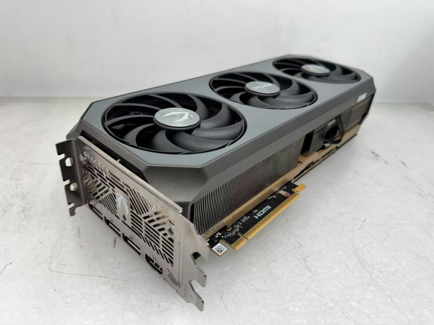 *Read* ZOTAC GeForce RTX 5080 Amp Extreme Infinity 16GB GDDR7 GPU No work
