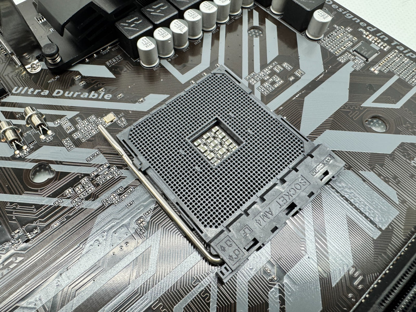 GIGABYTE B450M DS3H WIFI V2 AMD AM4 Motherboard mATX