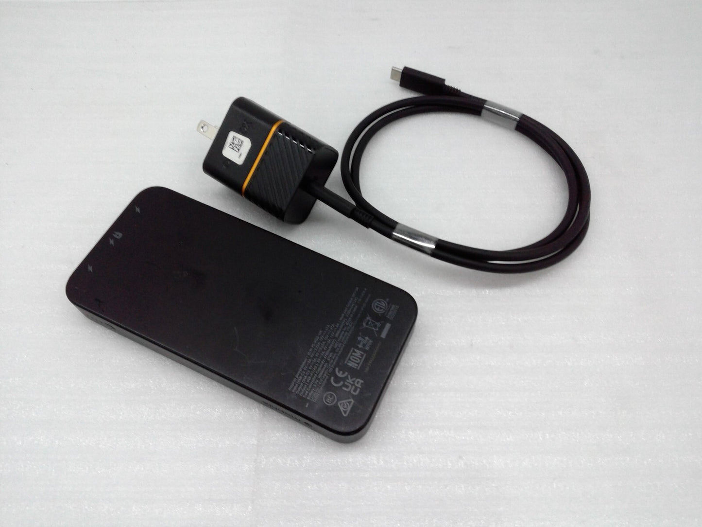 mophie Powerstation Multi Port USB-C PD 2x USB-A  W/45W AC/Adapter