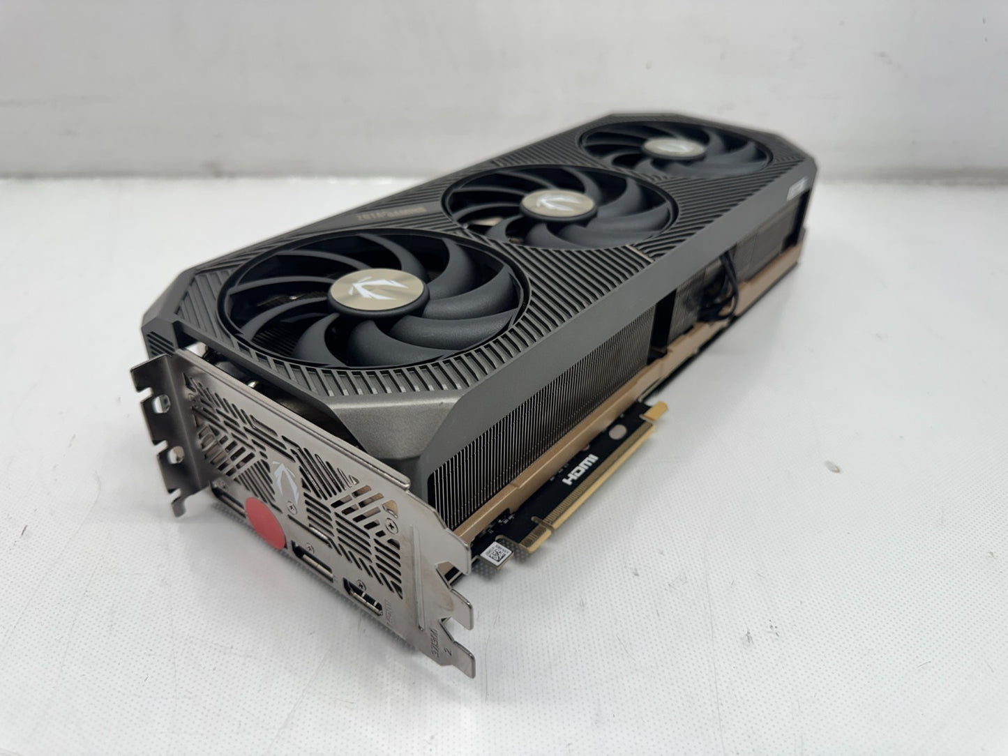 ZOTAC Gaming GeForce RTX 5090 SOLID 32GB GDDR7 GPU ZT-B50900J-10P *READ*