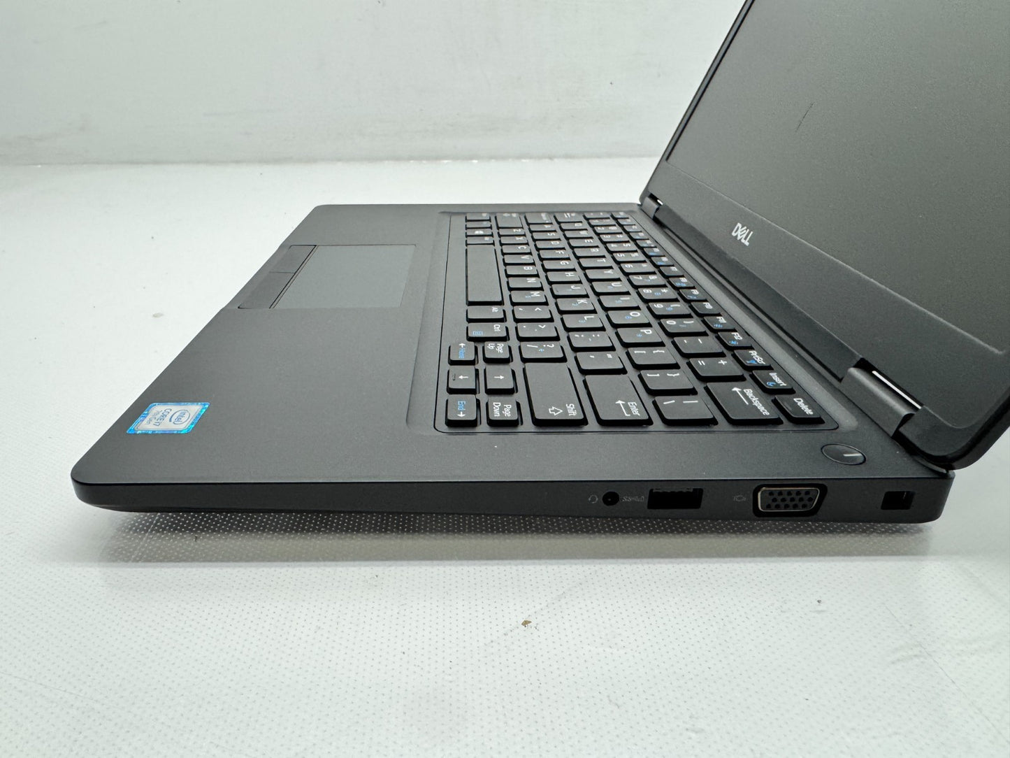 Dell Latitude 5490 14" 1366 x 768 i7-7600U@2.80GHz 16G RAM 256GB SSD Win11 W/AC