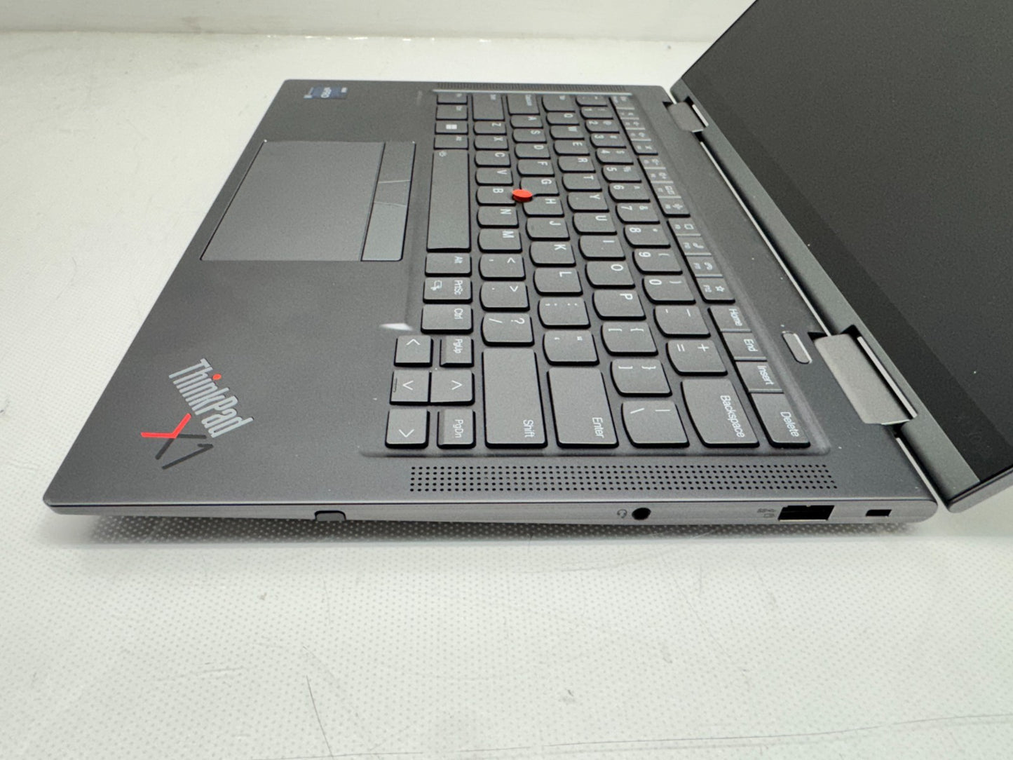 Lenovo ThinkPad X1 Yoga 8th Gen 14" Intel i7-1370P@1.90GHz 64GB 512GB *READ*