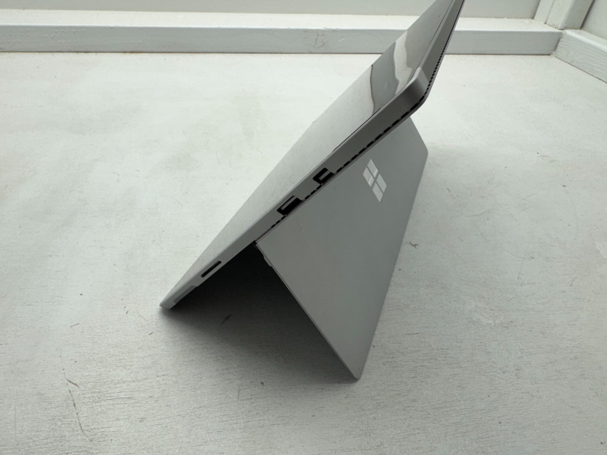 Microsoft Surface Pro 4 1724 12.3"No Keyboard i7-6650U 16G RAM 256GB Win11
