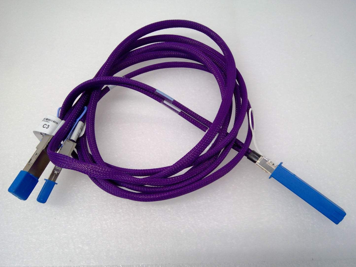 Amphenol 400G OSFP to 2x200G QSFP56 Splitter Cable 2.5m 30AWG NJPRGR-G608 USED