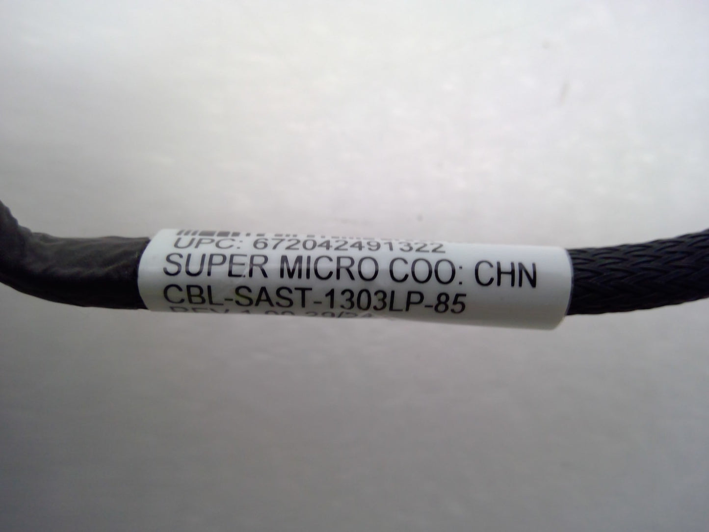 SuperMicro CBL-SAST-1303LP-85  SlimSAS x8 (LP STR to LE_pTab) 19cm 85OHM RoHS