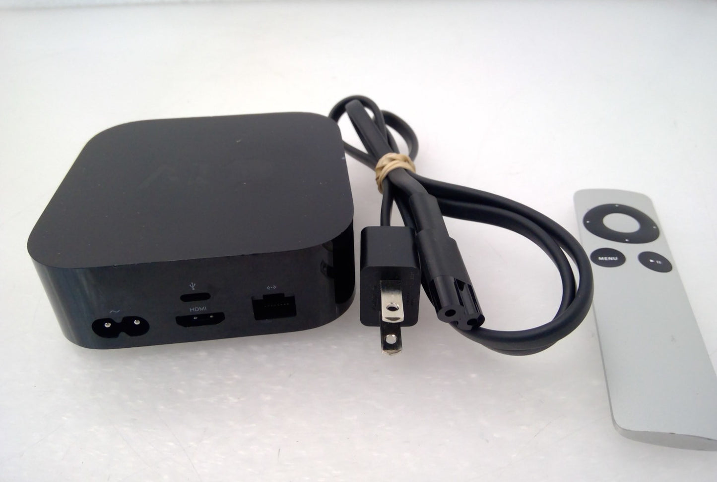Apple TV A1625 4th Gen HD Digital Media Streamer 1080p WiFi HDMI Black Remote