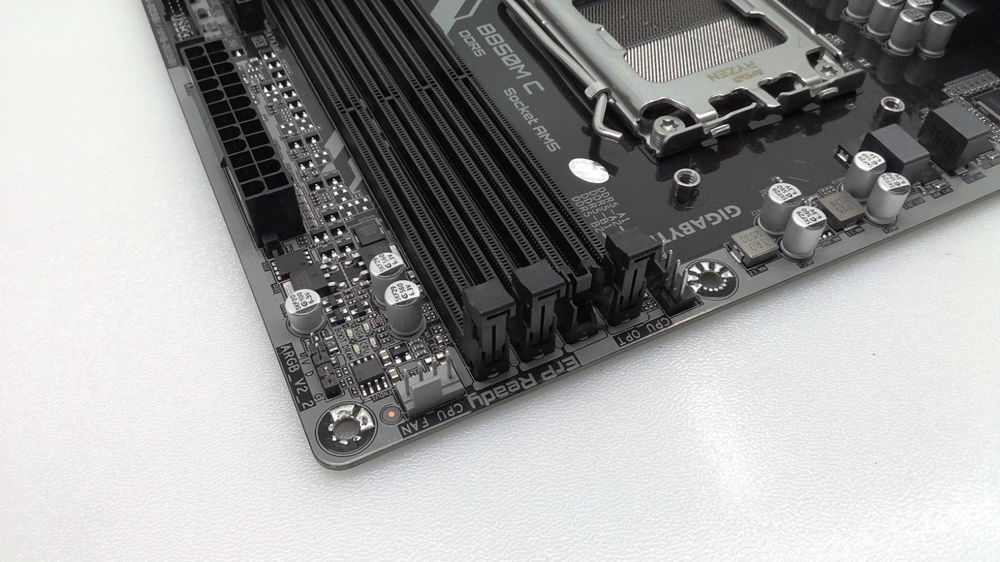 Lot of 3 *For Parts* GIGABYTE B850M C DDR5 AM5 MiroATX  No WIFI Not work