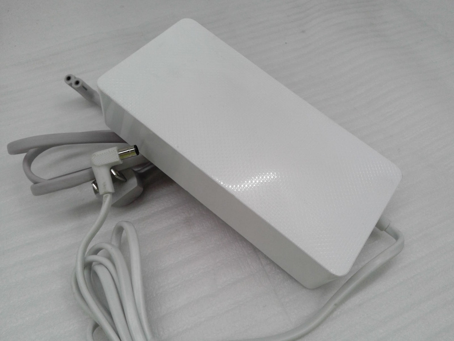 Genuine Samsung Monitor Adapter 140W 20V 7A Power Supply A14020-BPNW White