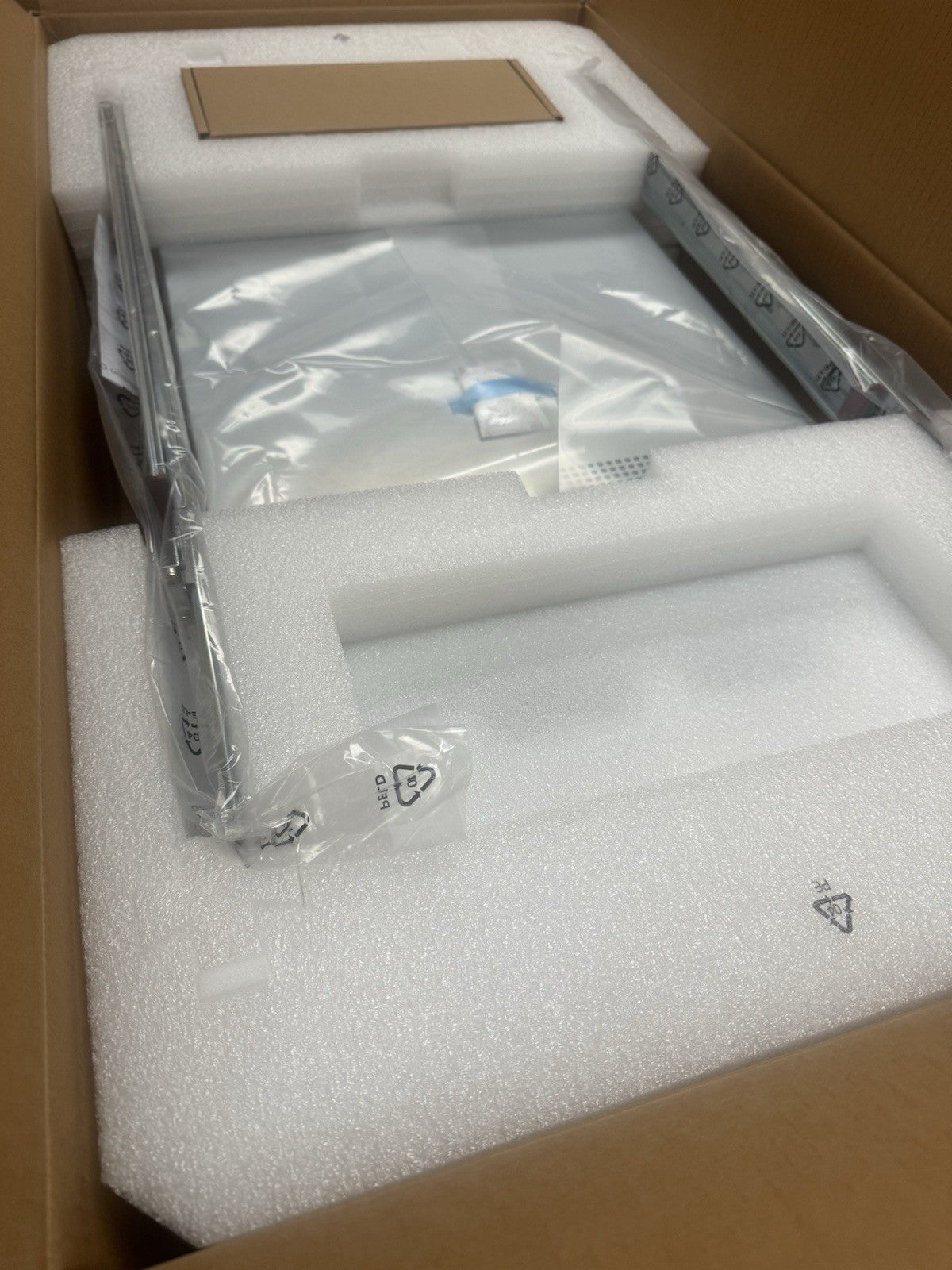 New Supermicro Hyper SuperServer SYS-220H-TN24R - Barebone - (Read Details)